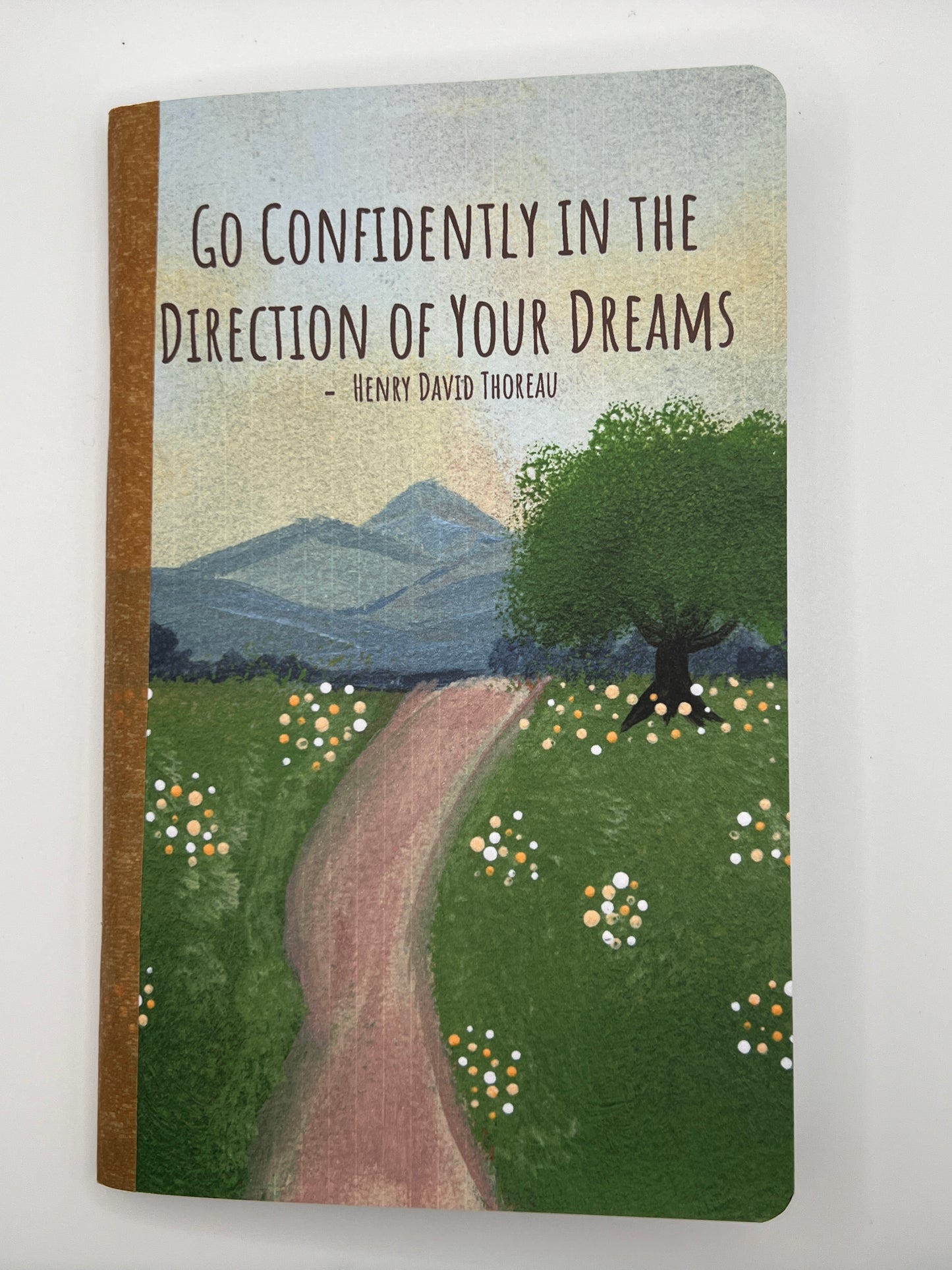 Inspirational Thoreau Quote Journal – “Go Confidently in the Direction of Your Dreams” – Gift for Graduates, Dreamers & New Beginnings