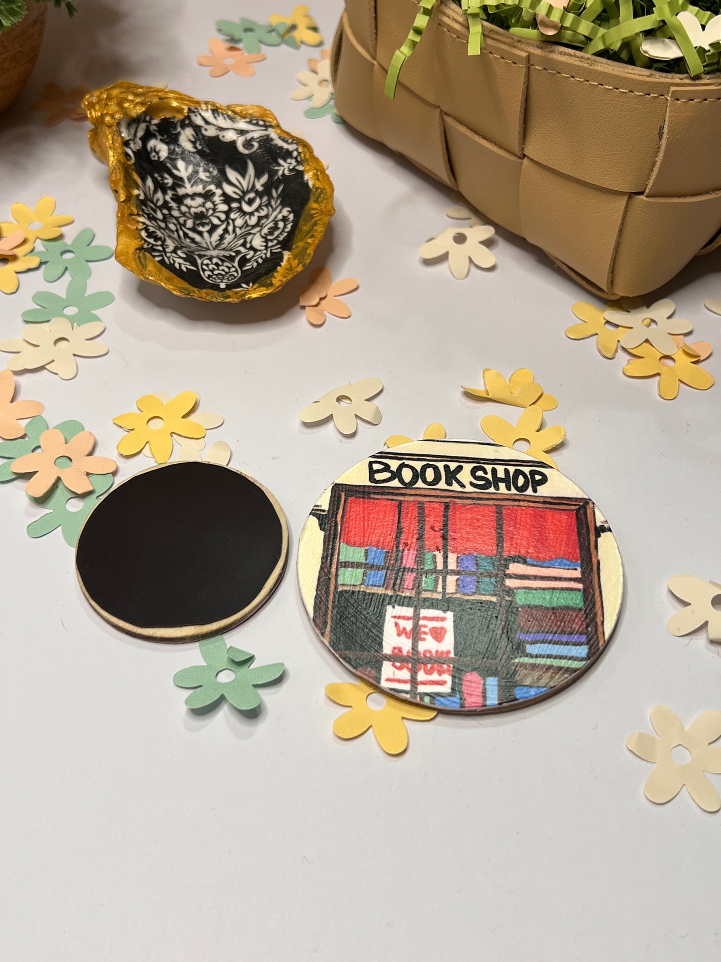 Main Street Bookshop Round Magnet Set